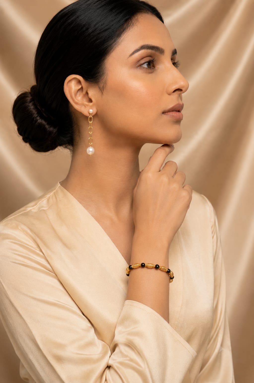 Luna Pearl Drop Earrings photo 3